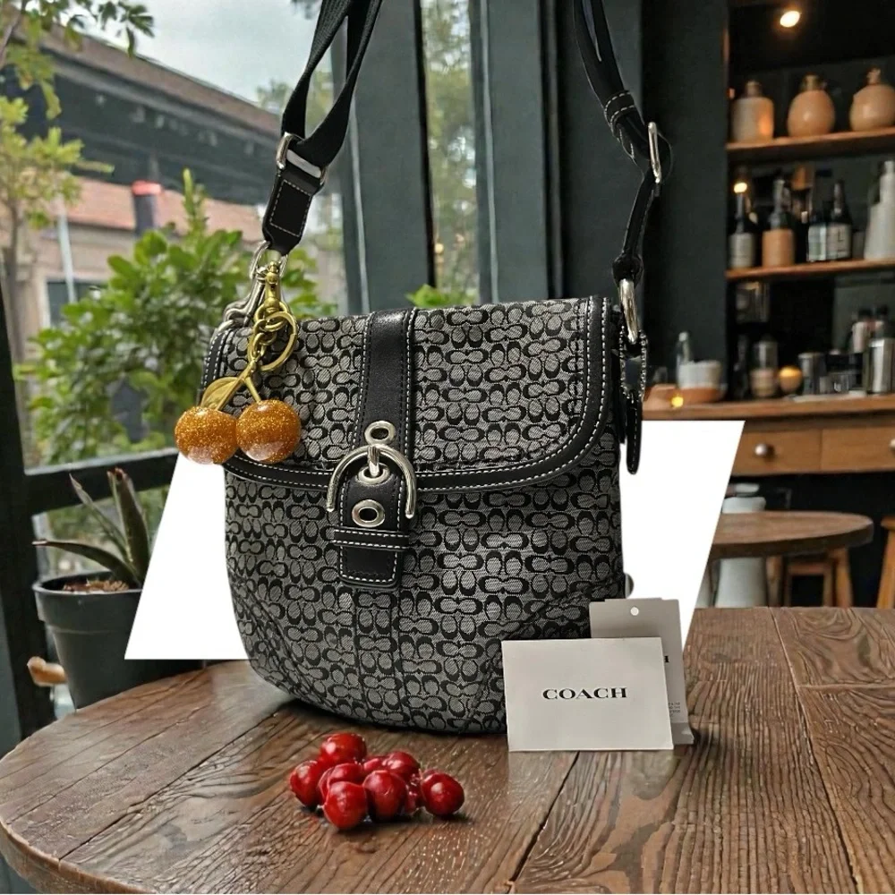 Vintage Coach soho shoulder bag Signature Black and Gray Crossbody Bag - Picture 8 of 15